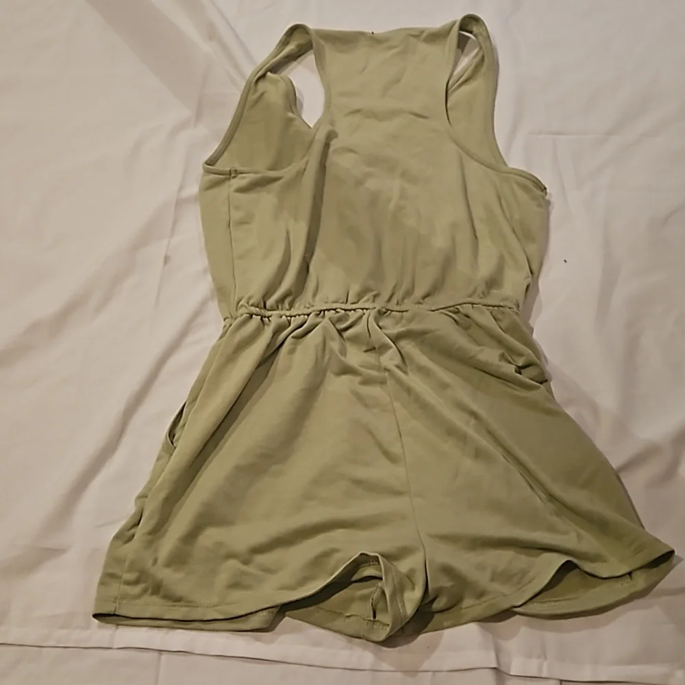 Romper - Picture 2 of 3